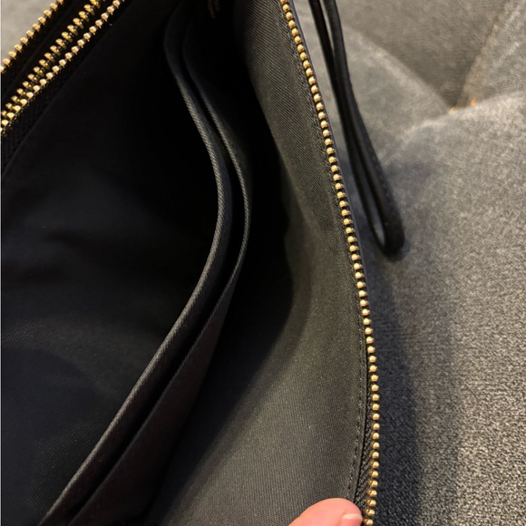 Coach Double Zip Wristlet. - Picture 7 of 8